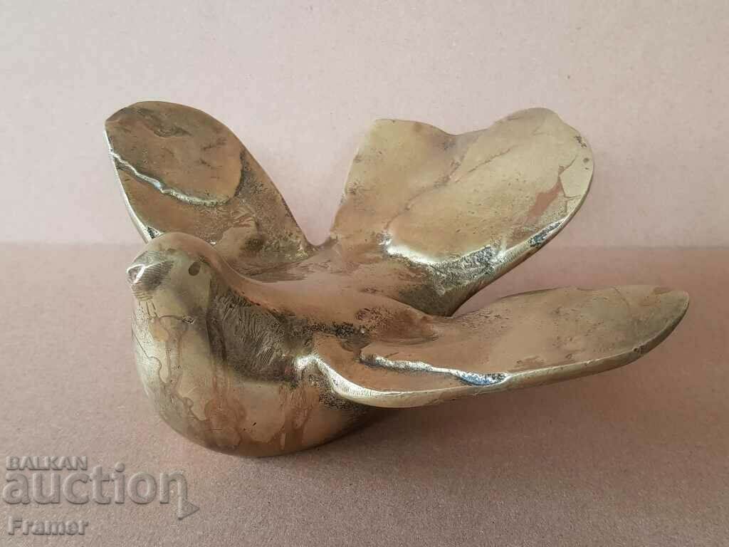 Velichko Minekov Bird Pigeon Unique sculpture signed with price 2300.00 BGN | € 1175.97 Velichko Minekov Bird Pigeon Unique sculpture signed with price 2300.00 BGN | € 1175.97