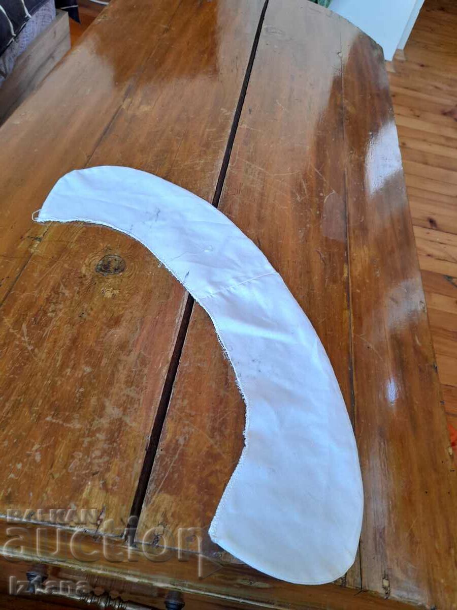 Auction  An old white collar