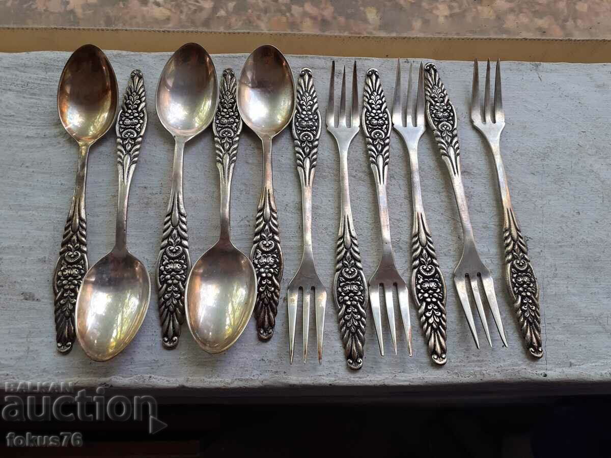 Argint forjat - set antic vechi de linguri și furculițe