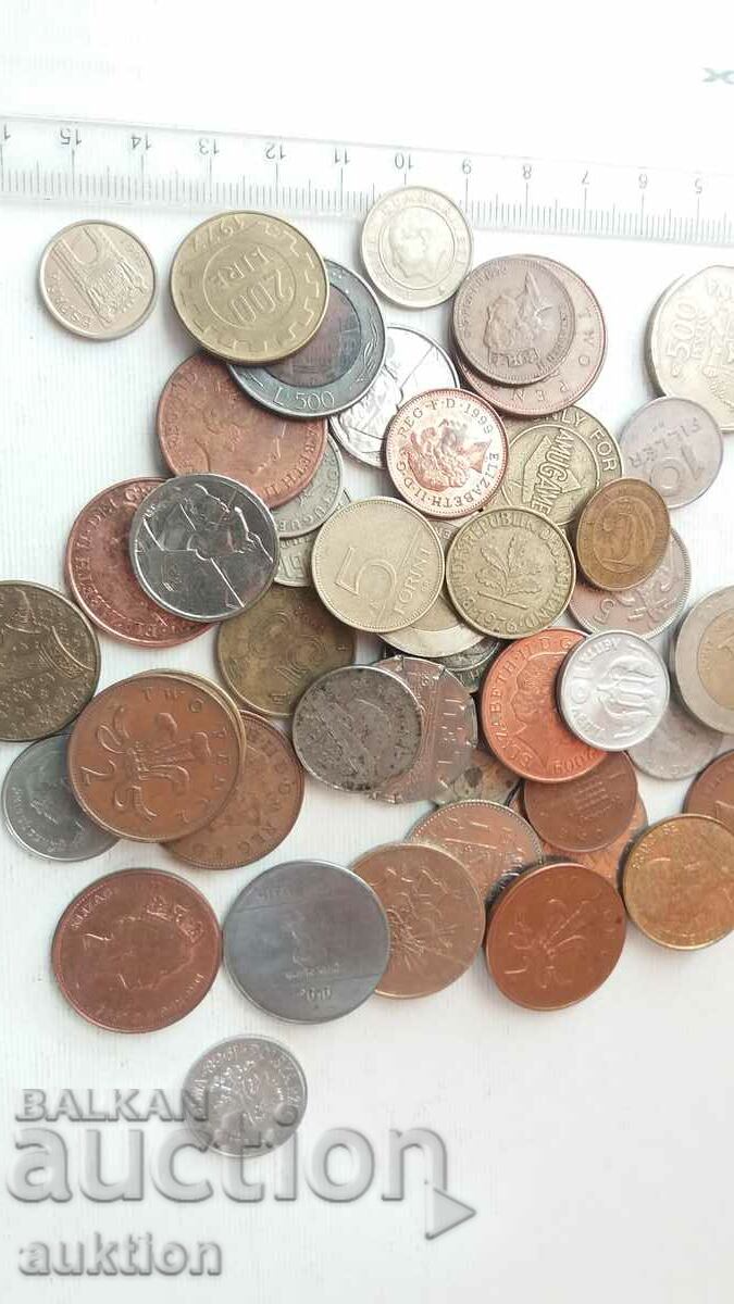 SET, COLLECTION OF 50 FOREIGN COINS