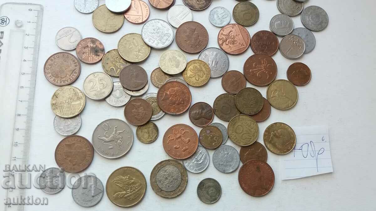 A COLLECTION OF 70 FOREIGN COINS