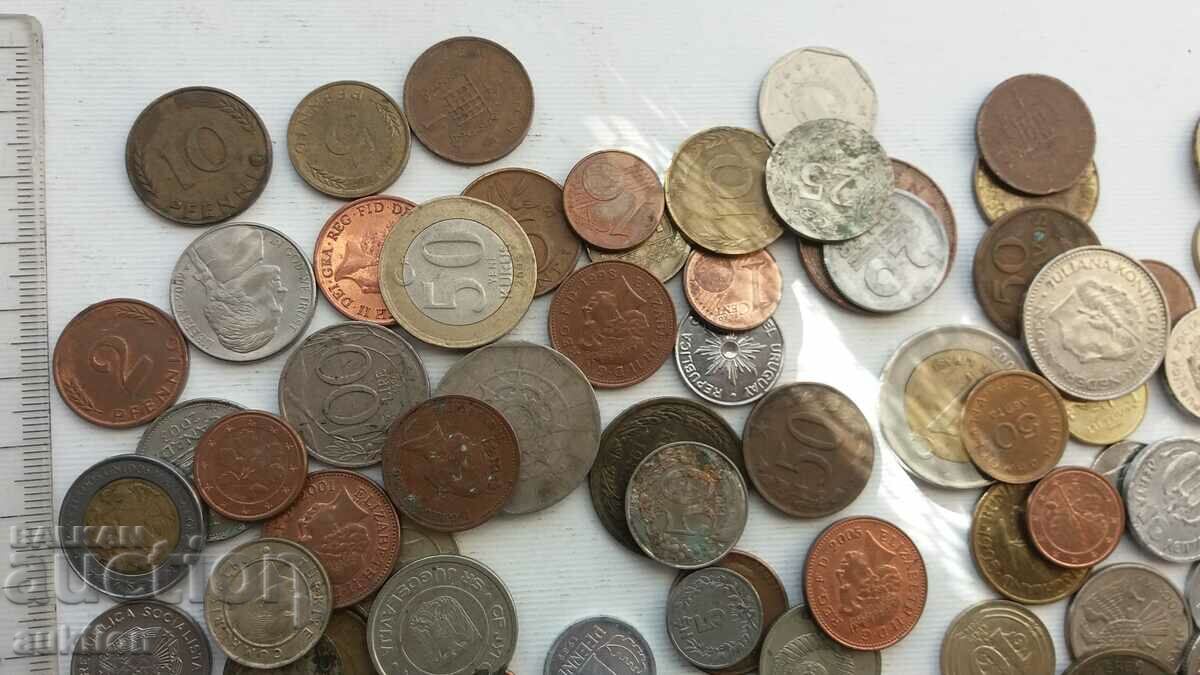 Auction COLLECTION OF 100 FOREIGN COINS Auction COLLECTION OF 100 FOREIGN COINS