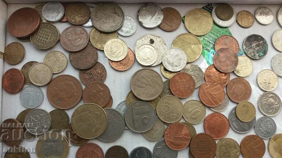 A COLLECTION OF 120 FOREIGN COINS - 5 A COLLECTION OF 120 FOREIGN COINS - 5