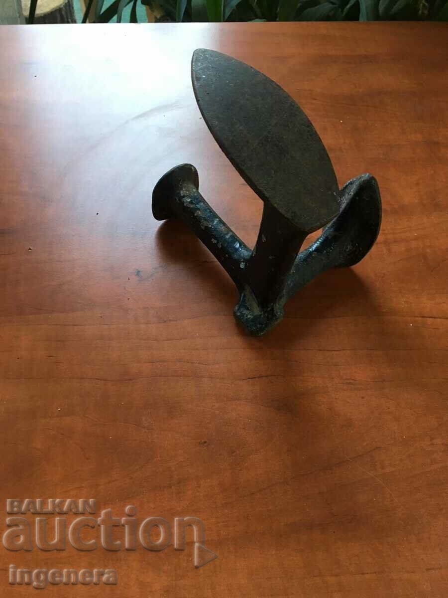 ANvil COOKERY OLD TOOL - 5 ANvil COOKERY OLD TOOL - 5