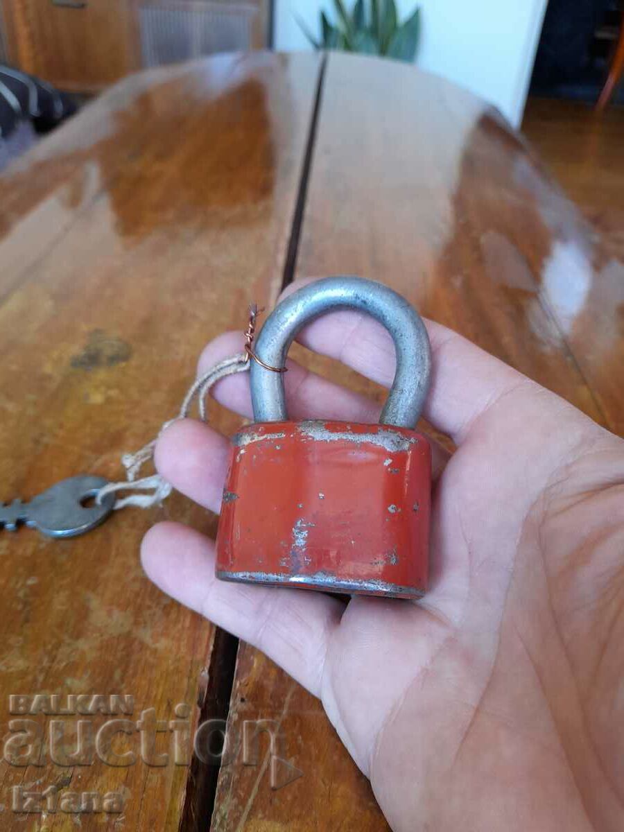 Old padlock Tokoz with price 25.00 BGN | € 12.78 Old padlock Tokoz with price 25.00 BGN | € 12.78