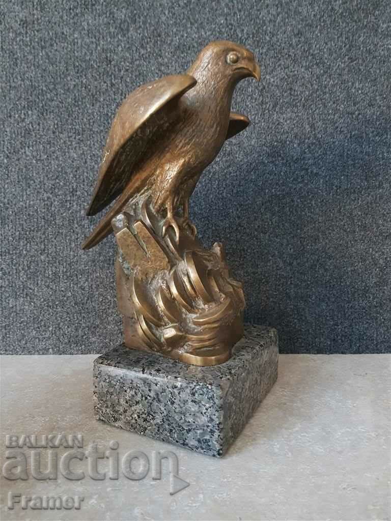 Delivery of Bogomil Zhivkov Guardian Falcon 2017 sculpture signed Delivery of Bogomil Zhivkov Guardian Falcon 2017 sculpture signed