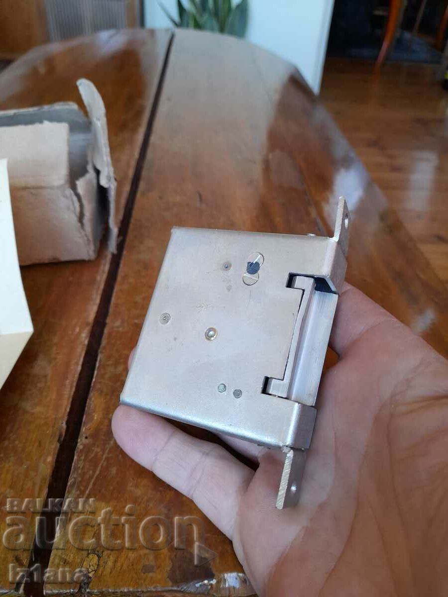 Old electric lock - 5