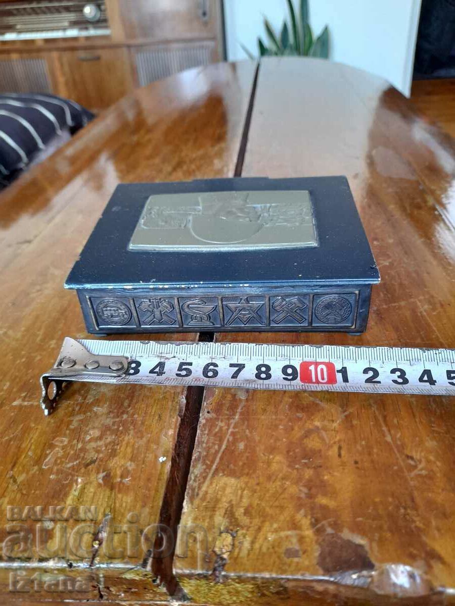 Auction Old souvenir box, box Auction Old souvenir box, box