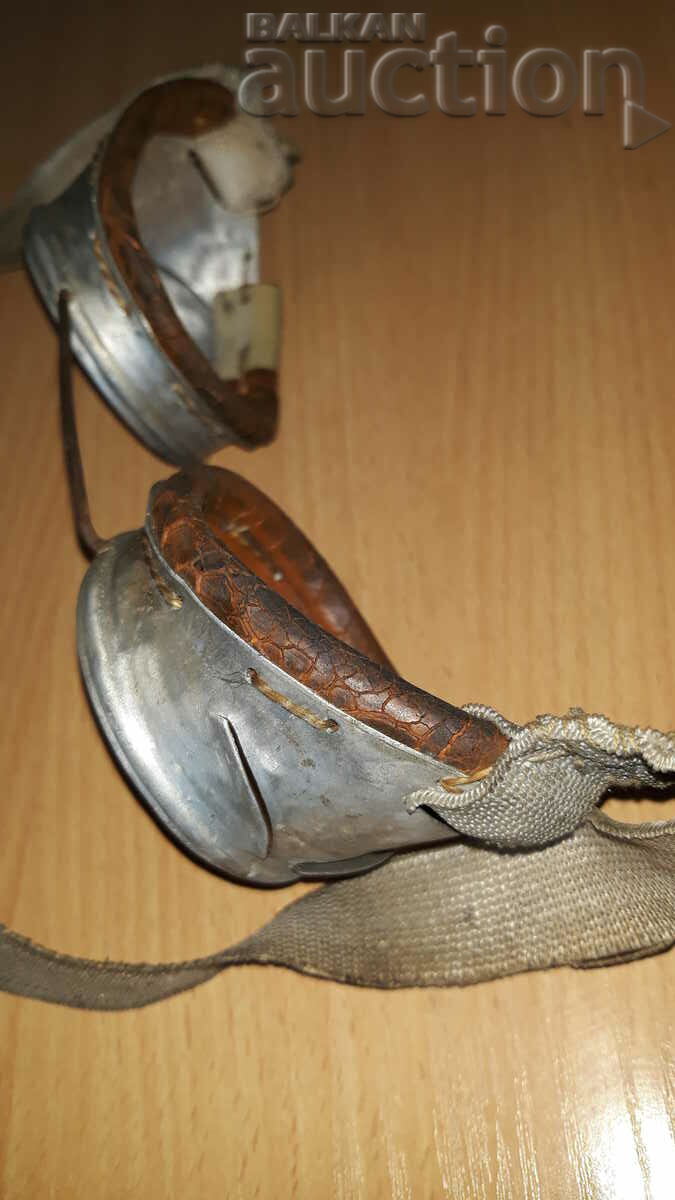 Delivery of ancient primitive glasses Delivery of ancient primitive glasses