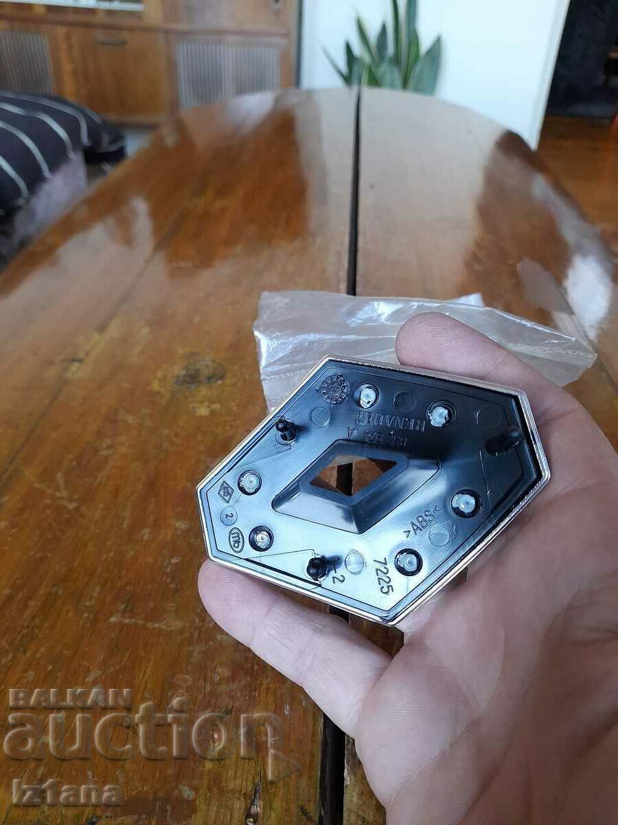 Delivery of Emblem Renault, Renault Delivery of Emblem Renault, Renault