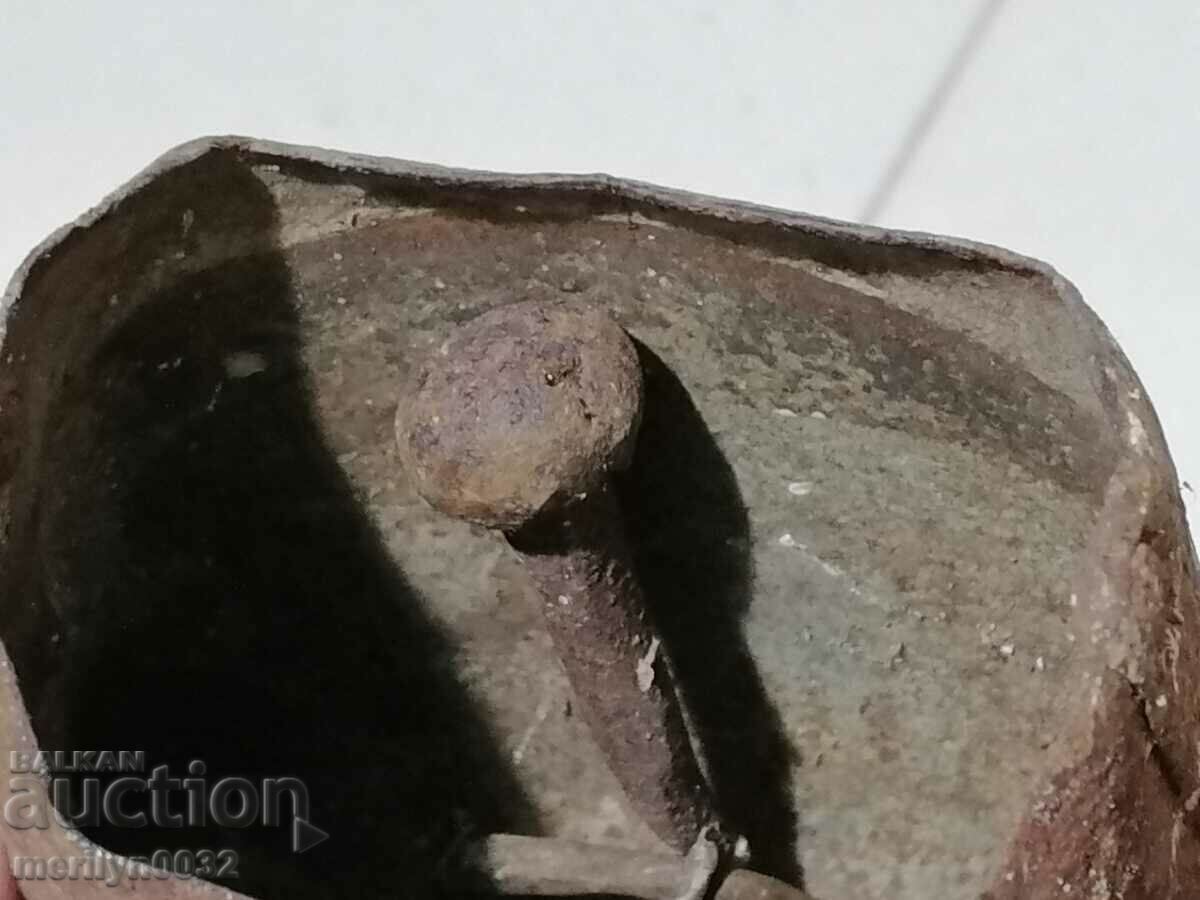 Delivery of Old clapper, chan, tumbler bell Delivery of Old clapper, chan, tumbler bell