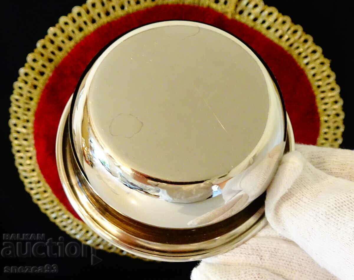 Auction German trivet with bowl. Auction German trivet with bowl.