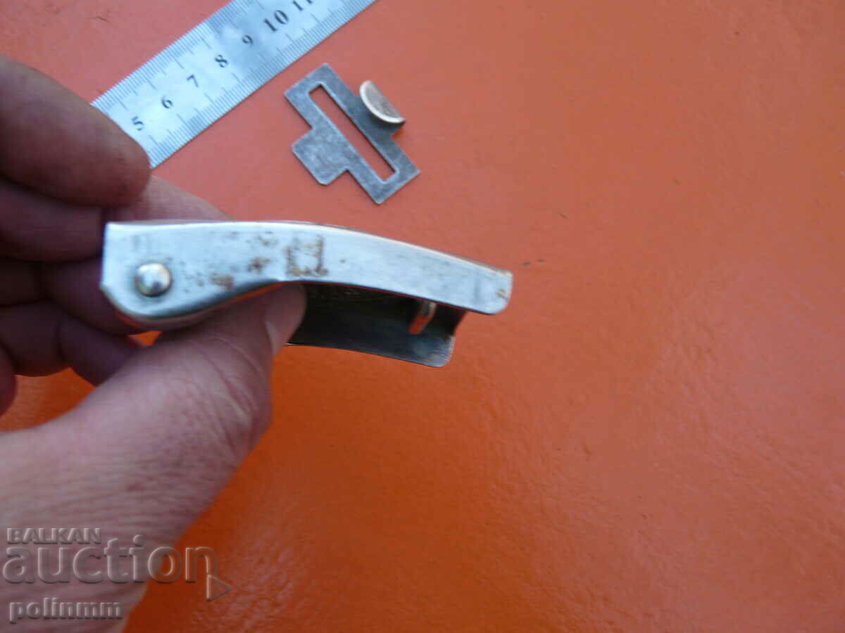 Auction Iron buckle Auction Iron buckle