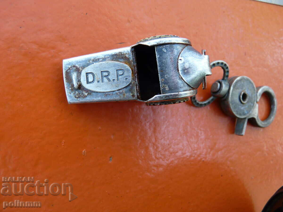 Auction Metal whistle Auction Metal whistle