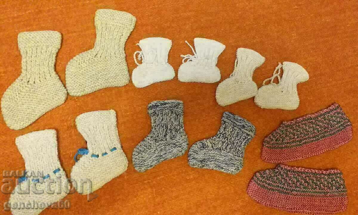 Auction LOT Home-knitted children's slippers Auction LOT Home-knitted children's slippers