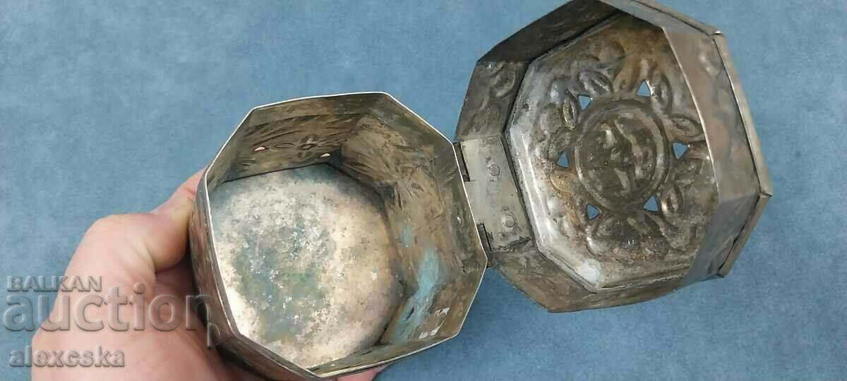 Revival box - 5 Revival box - 5