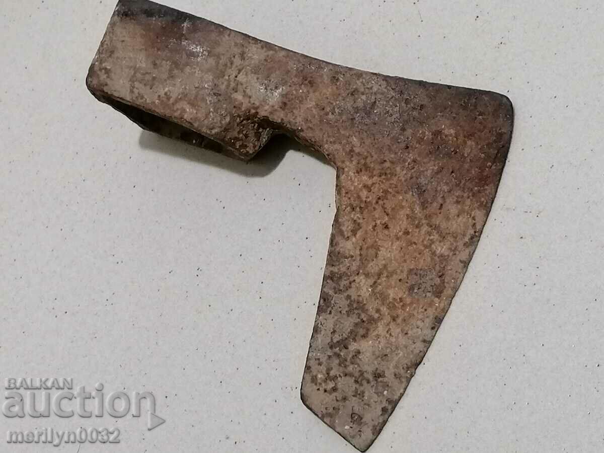 Стара брадва инструмент  ковано желязо НРБ