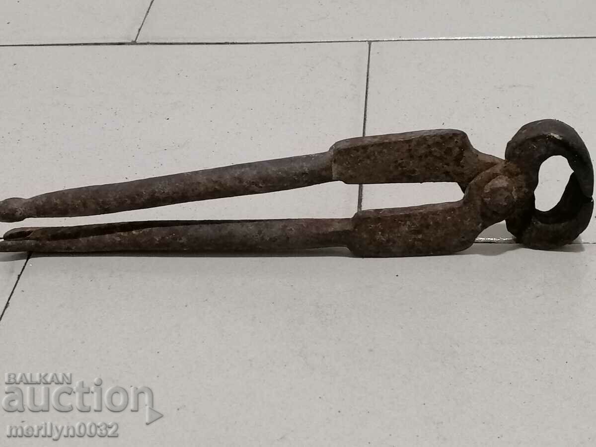 Auction  Old forging pliers, wrought iron, wrought iron