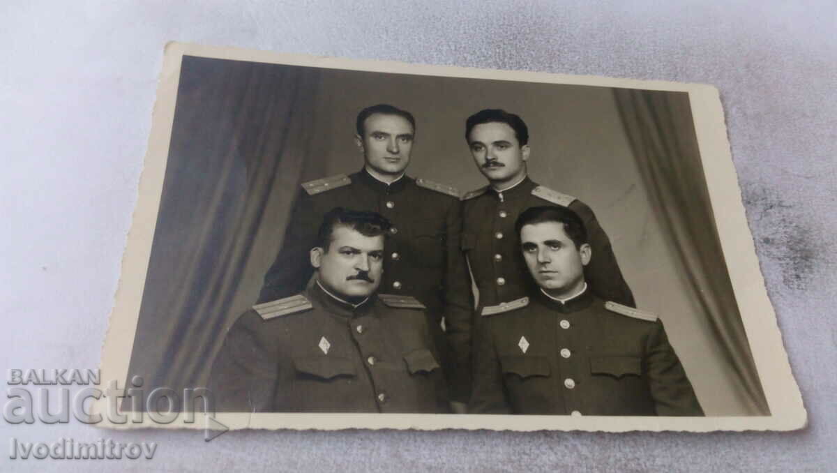 Φωτογραφία Τέσσερις αξιωματικοί