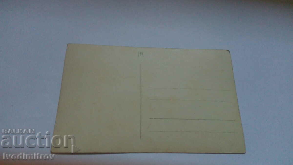 Photo Girls from 8th grade in front of a fountain with price 1.35 BGN | € 0.69 Photo Girls from 8th grade in front of a fountain with price 1.35 BGN | € 0.69