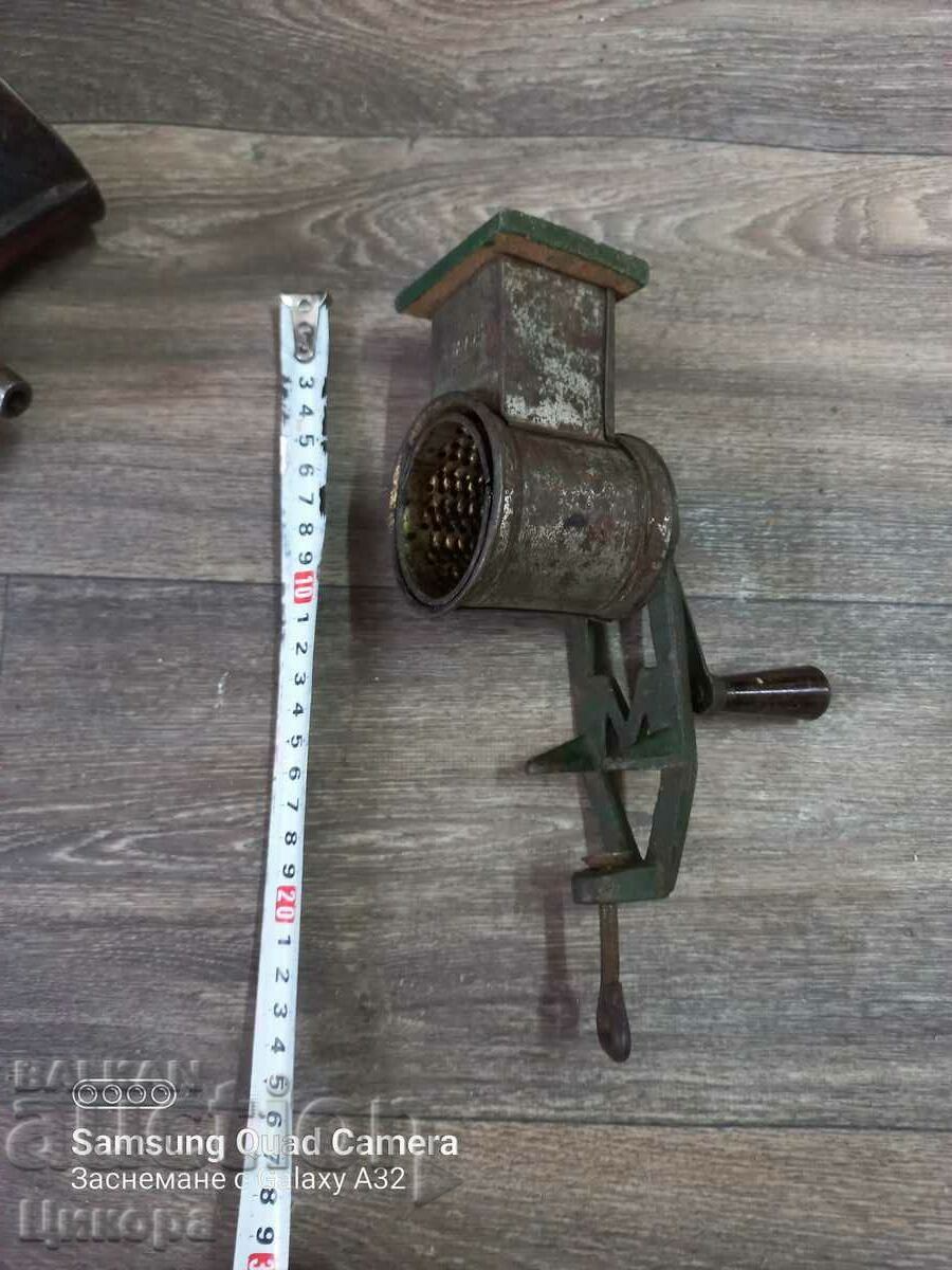 OLD NUT GRINDER GRINDER with price 40.00 BGN | € 20.45 OLD NUT GRINDER GRINDER with price 40.00 BGN | € 20.45