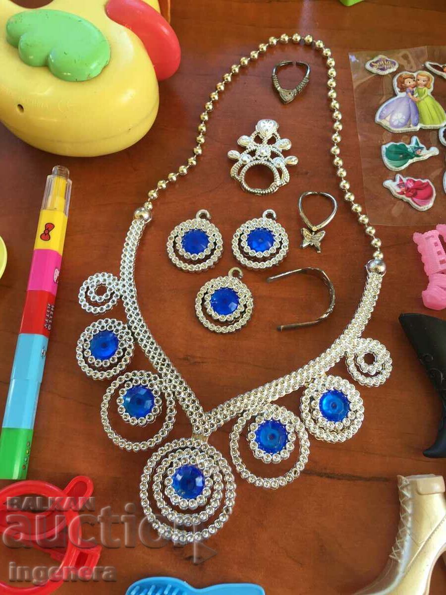 LOT OF CHILDREN'S TOYS FIGURES DOLL ACCESSORIES ETC. - 6