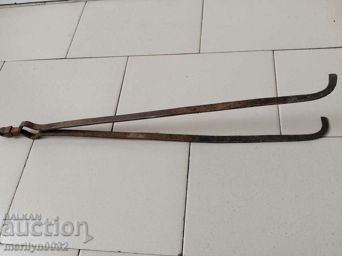 Auction Old dilaf, mash, wrought iron for a furnace Auction Old dilaf, mash, wrought iron for a furnace