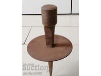 Metal anvil for waving of wrought iron hair