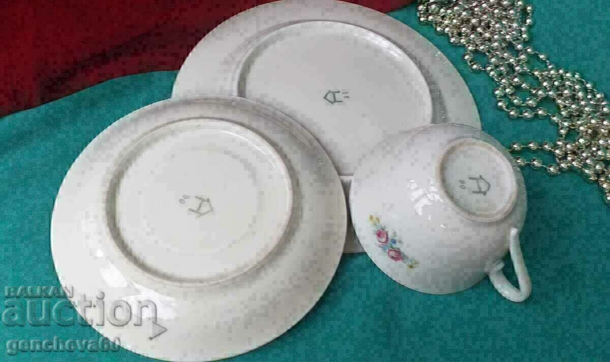 Triple teacup set with floral motifs/marking - 6 Triple teacup set with floral motifs/marking - 6