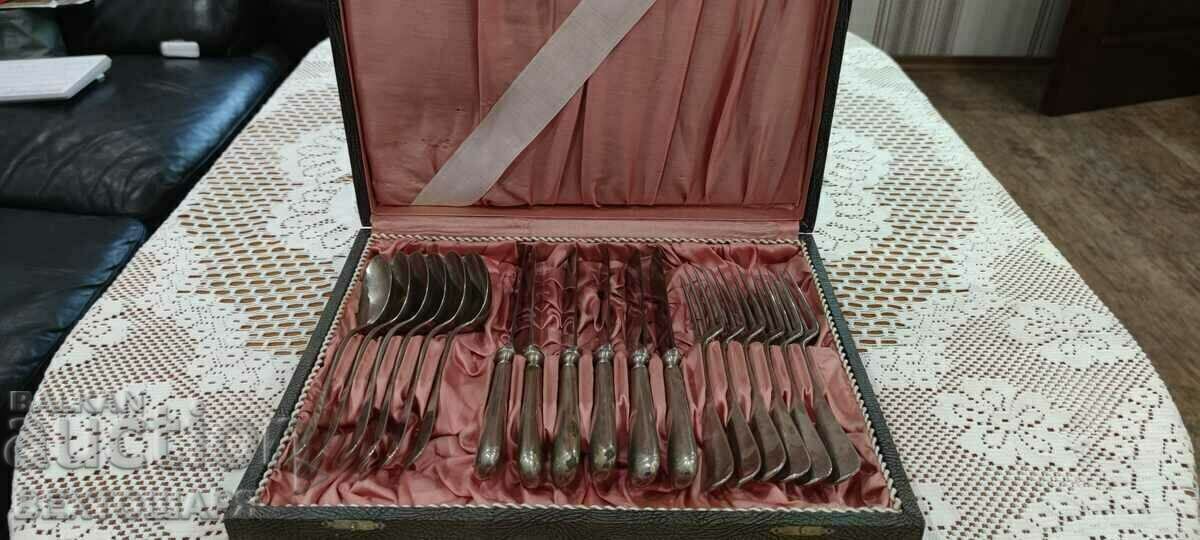 Delivery of Antique Cutlery Delivery of Antique Cutlery