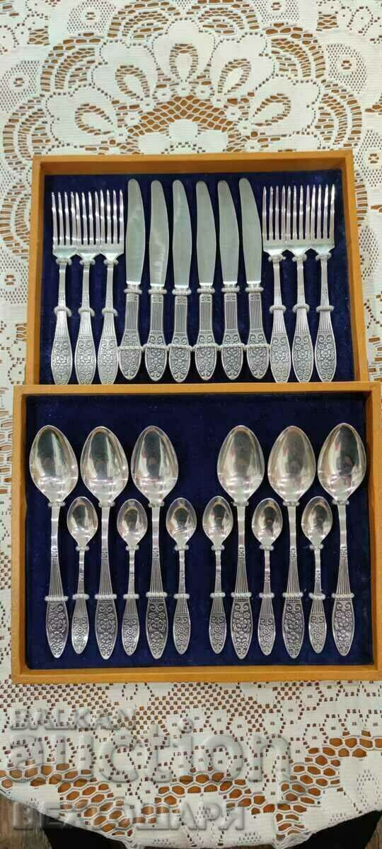 Delivery of Unique Cutlery Set Delivery of Unique Cutlery Set