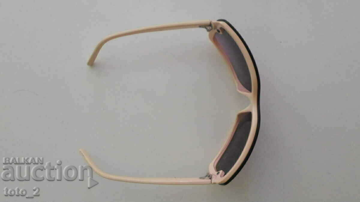 Παιδικά γυαλιά ηλίου με τιμή 0.99 BGN | € 0.51 Παιδικά γυαλιά ηλίου με τιμή 0.99 BGN | € 0.51