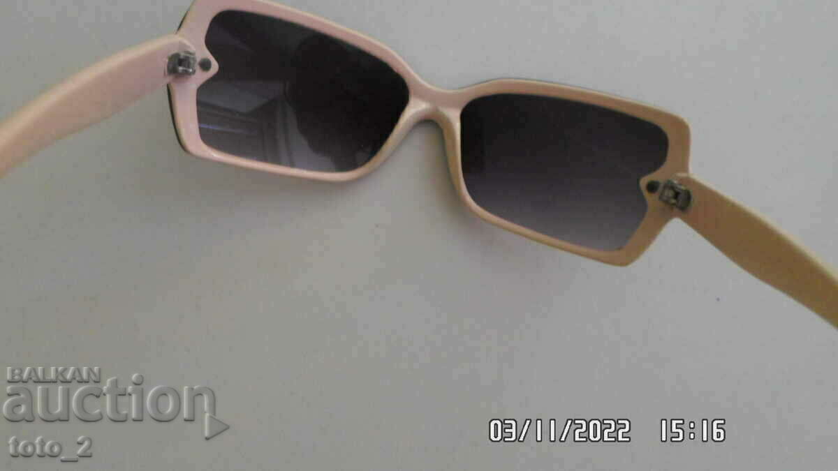 Δημοπρασία Παιδικά γυαλιά ηλίου Δημοπρασία Παιδικά γυαλιά ηλίου