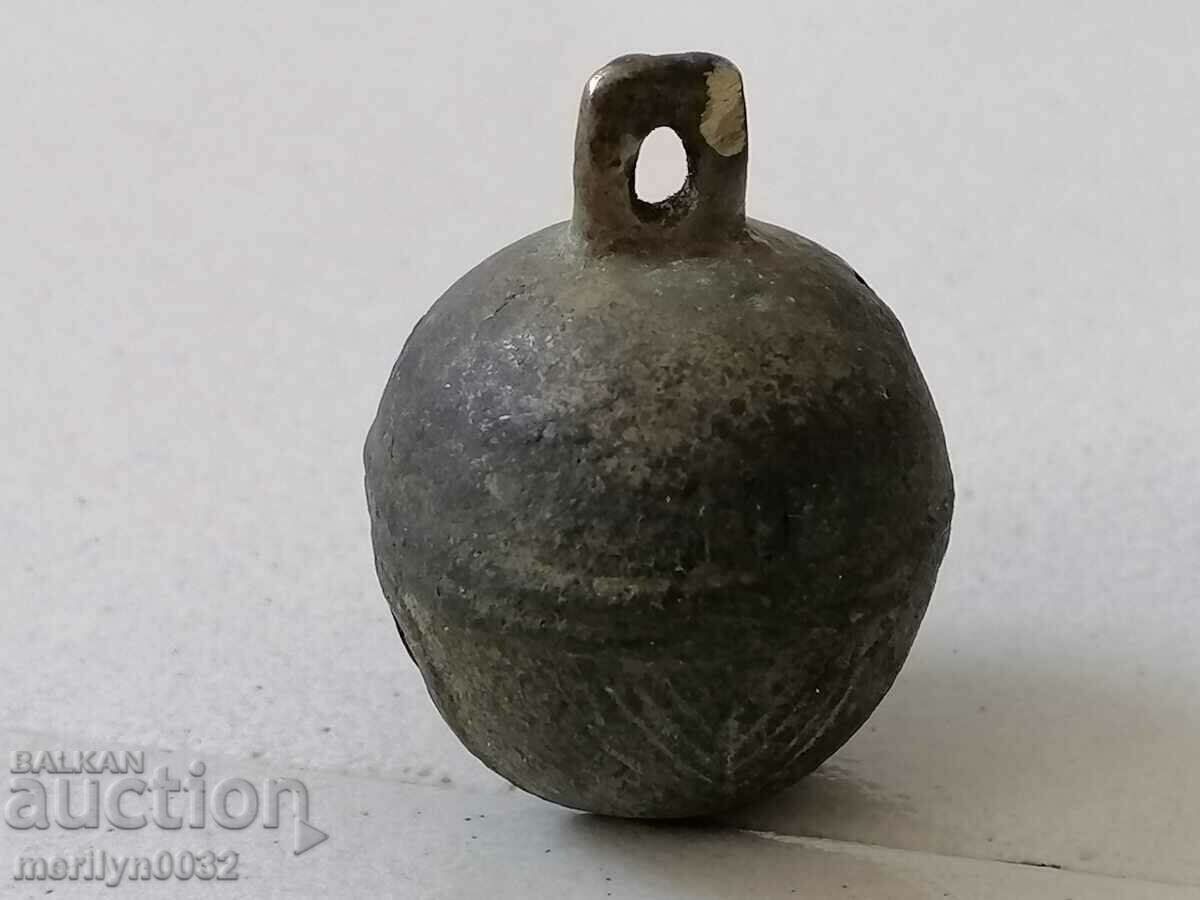 Auction Bronze nut-type horse cart bell - 19th century Auction Bronze nut-type horse cart bell - 19th century