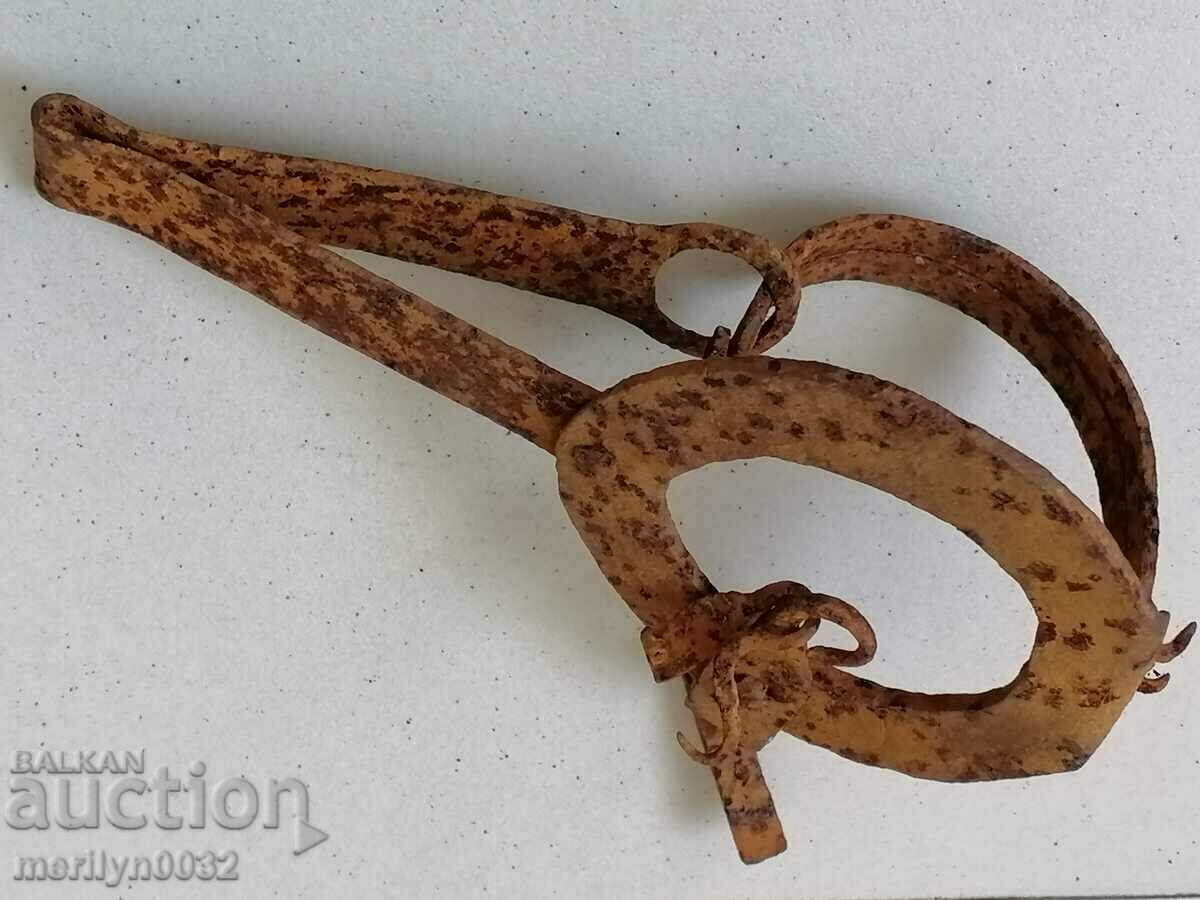Old hand forged trap, wrought iron with price 47.00 BGN | € 24.03 Old hand forged trap, wrought iron with price 47.00 BGN | € 24.03