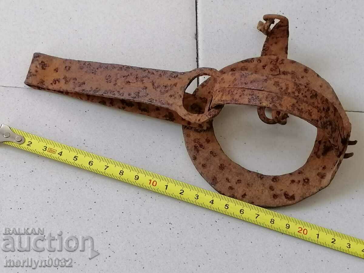 Auction Old hand forged trap, wrought iron Auction Old hand forged trap, wrought iron