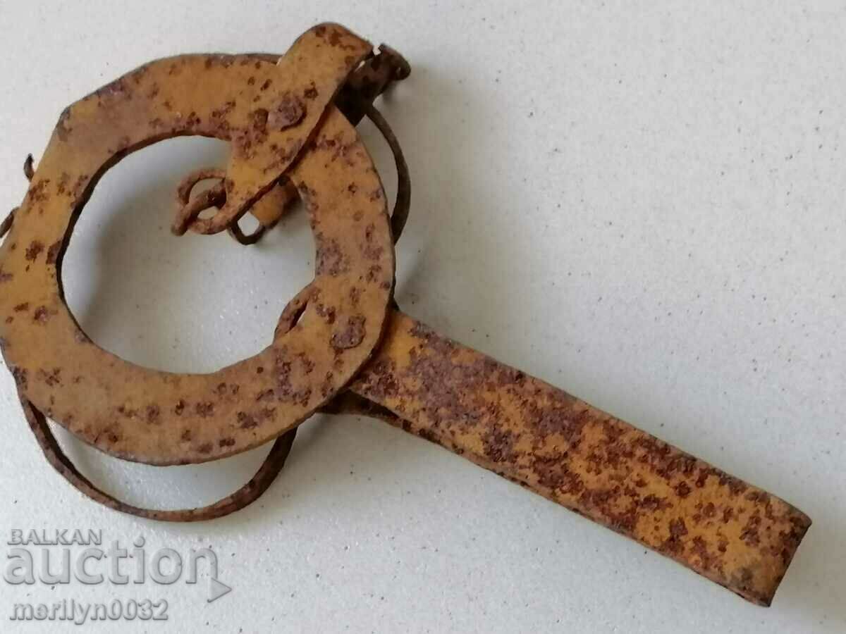 Old hand forged trap, wrought iron - 6 Old hand forged trap, wrought iron - 6