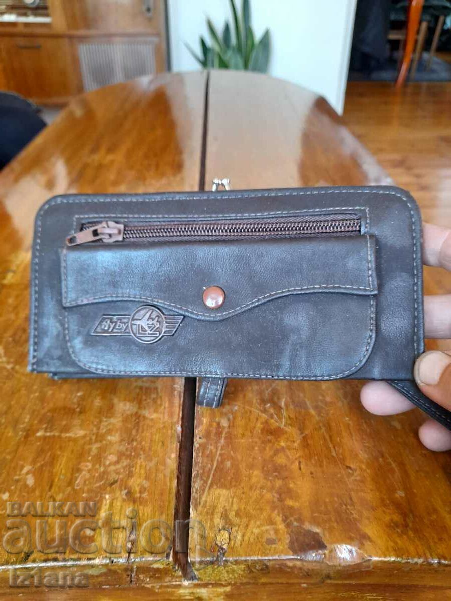 Geanta LZ veche cu preț 33.00 BGN | € 16.87