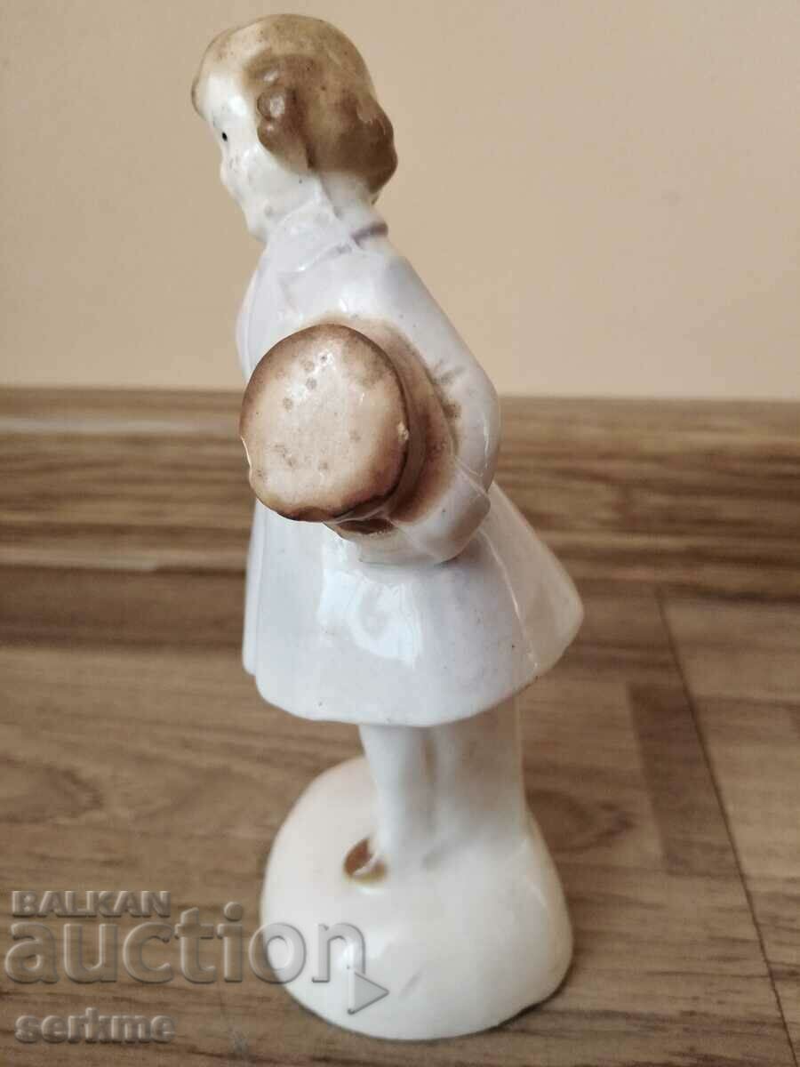 Porcelain figure with price 10.00 BGN | € 5.11