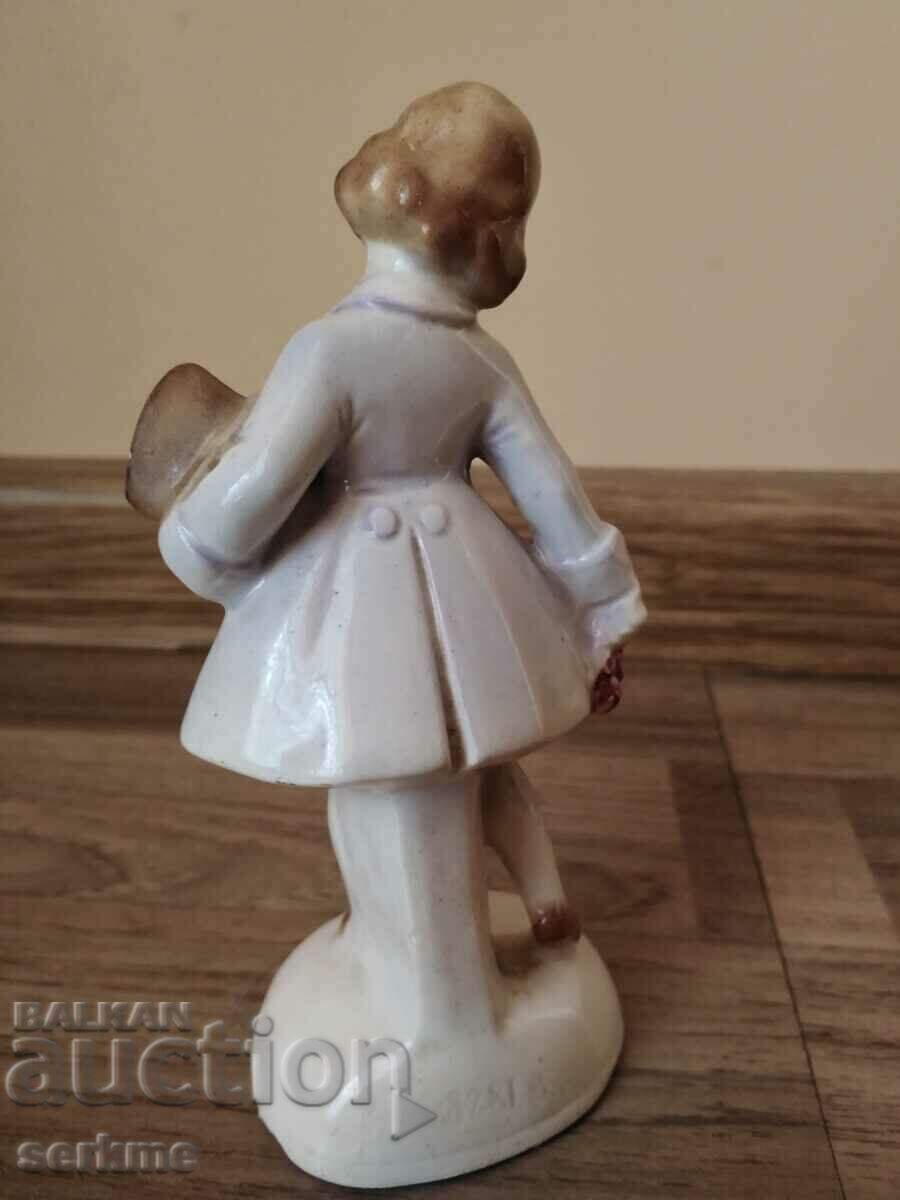Auction  Porcelain figure