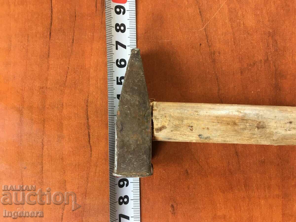 Auction HAMMER HAMMER OLD TOOL-SMALL-170 GR WITH HANDLE Auction HAMMER HAMMER OLD TOOL-SMALL-170 GR WITH HANDLE