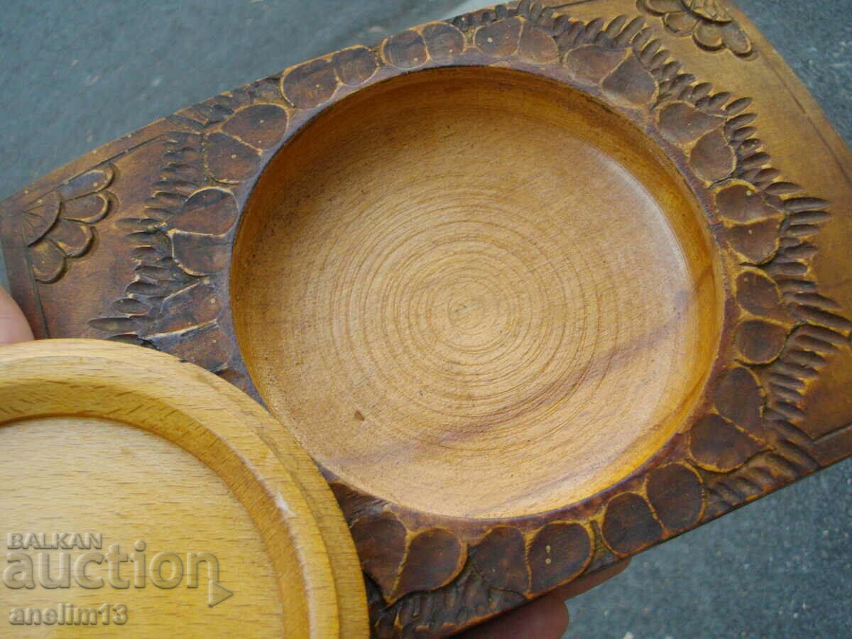 OLD WOODEN JEWELERY BOX CARVING - 6