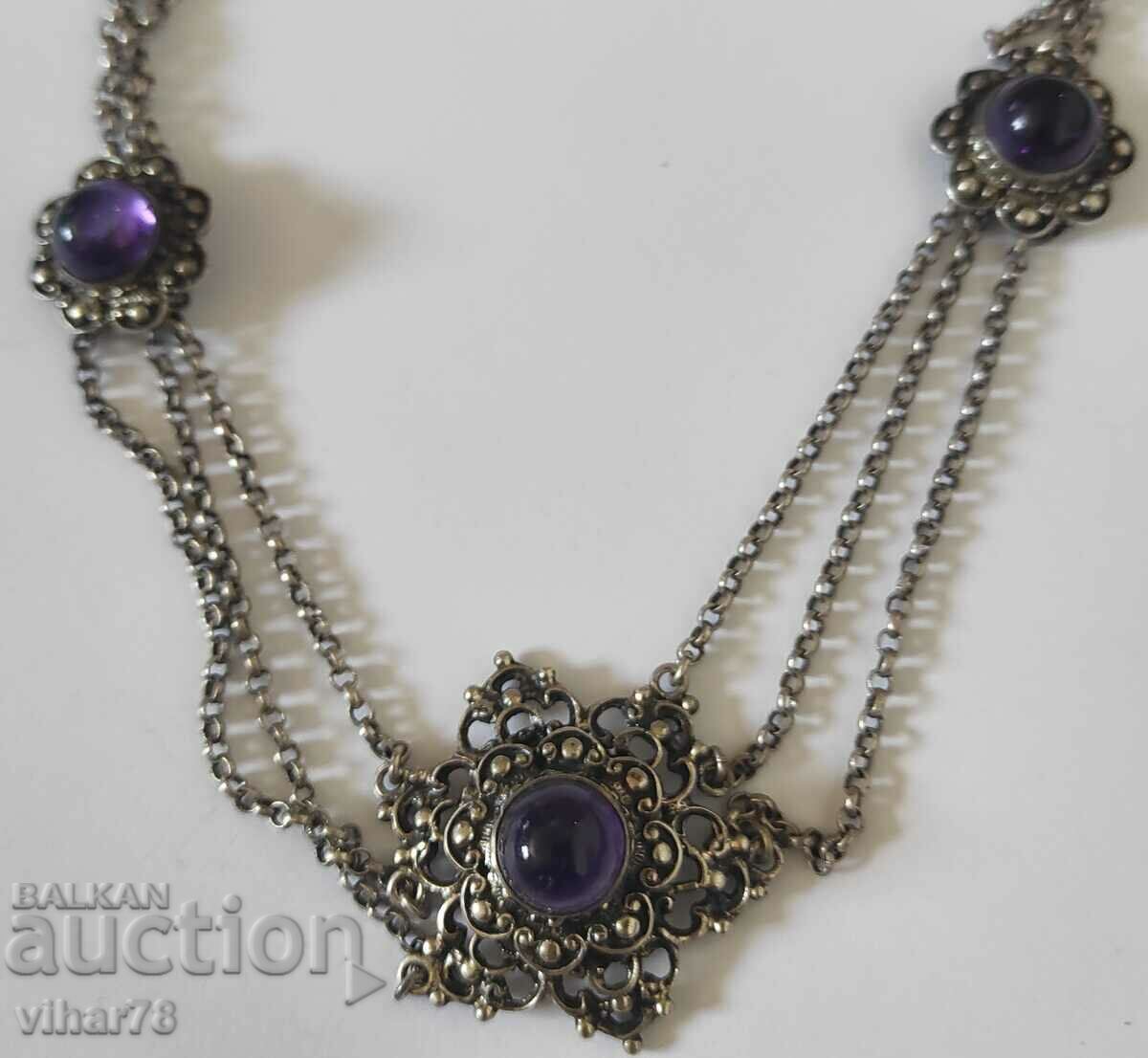 Colier cu ametist din argint vechi cu preț 599.99 BGN | € 306.77