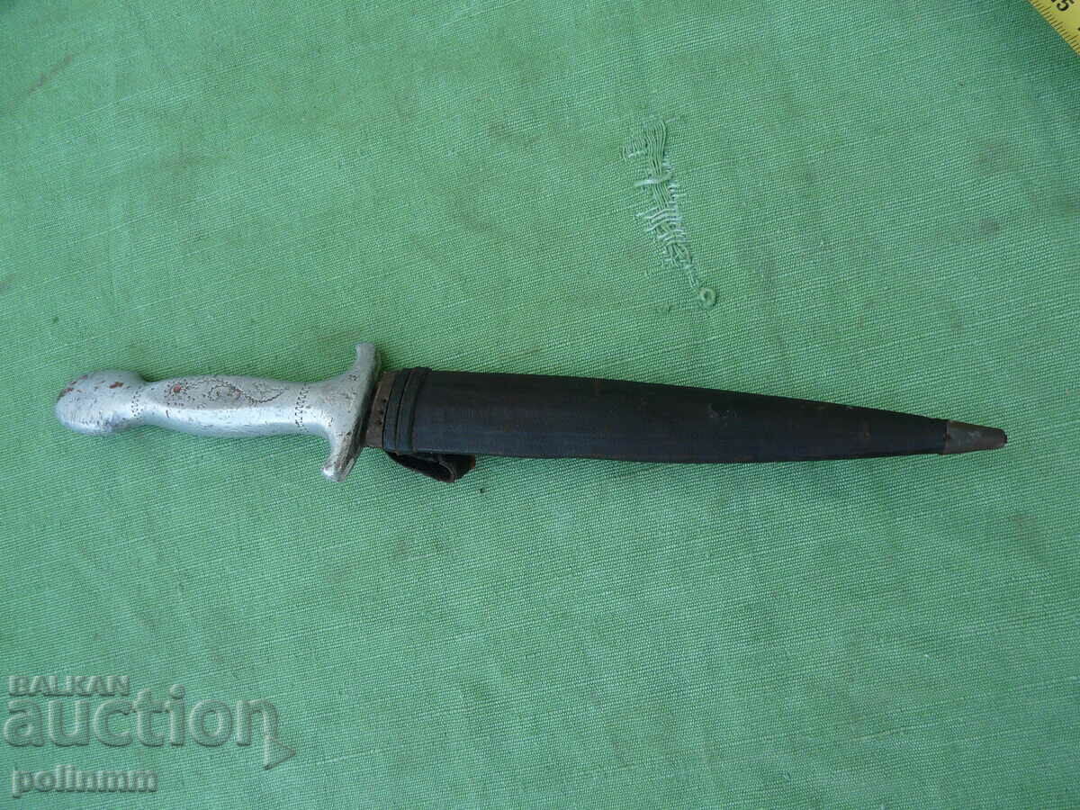 An old bachelor dagger - 7