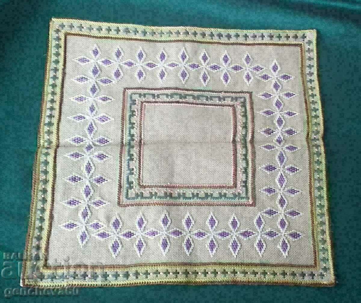 Licitație Frumos carouri broderie manuală bulgară Licitație Frumos carouri broderie manuală bulgară