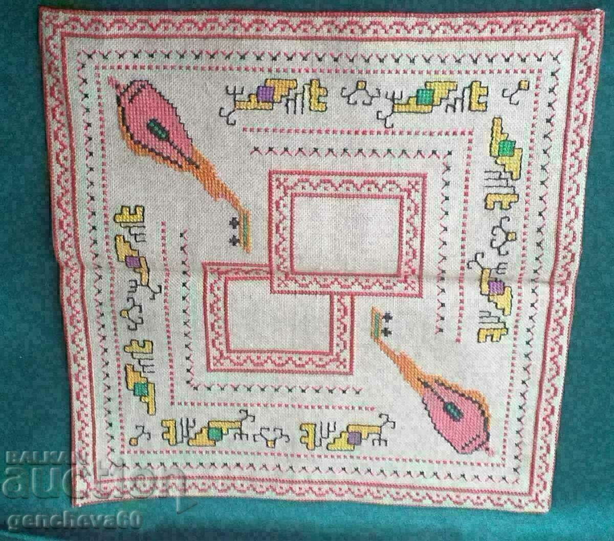 Delivery of Beautiful plaids Bulgarian hand embroidery Delivery of Beautiful plaids Bulgarian hand embroidery