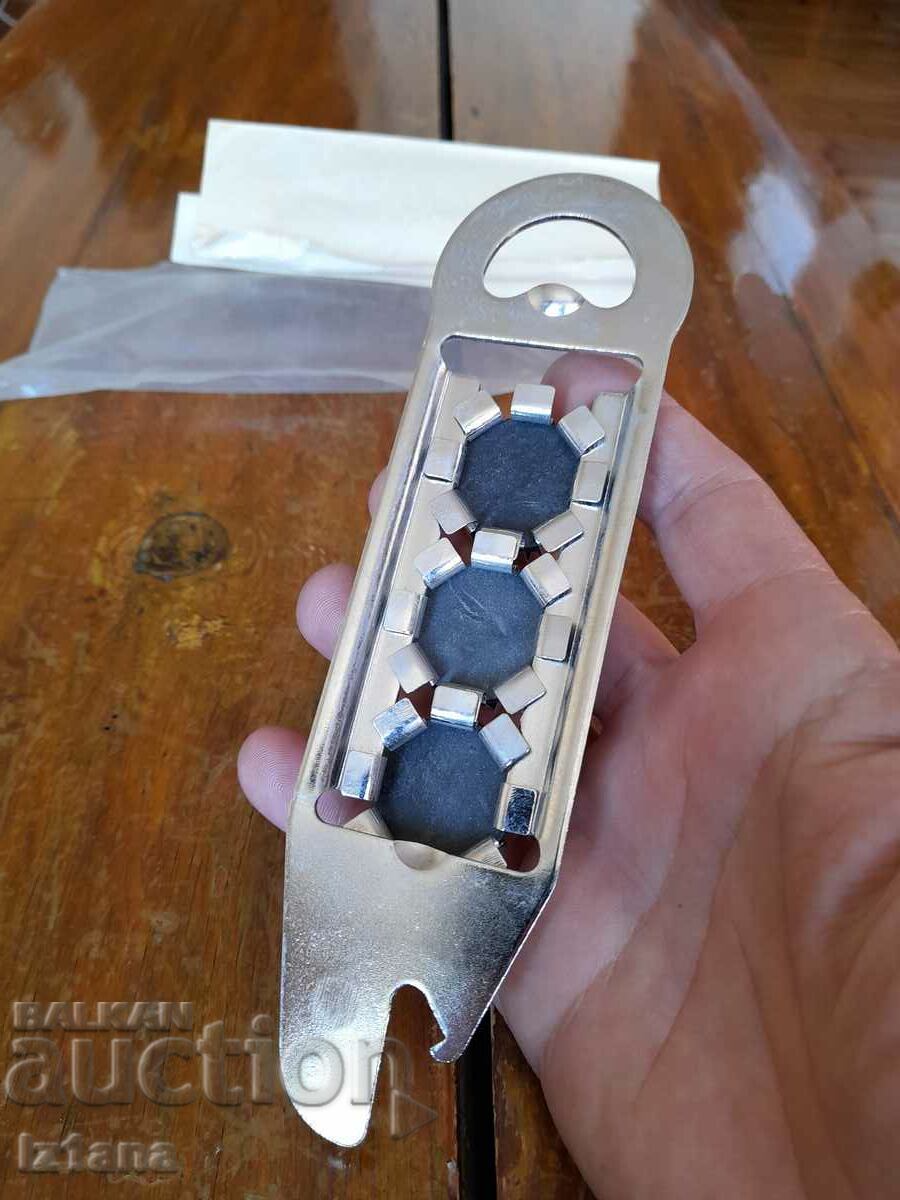 Delivery of An old bottle opener