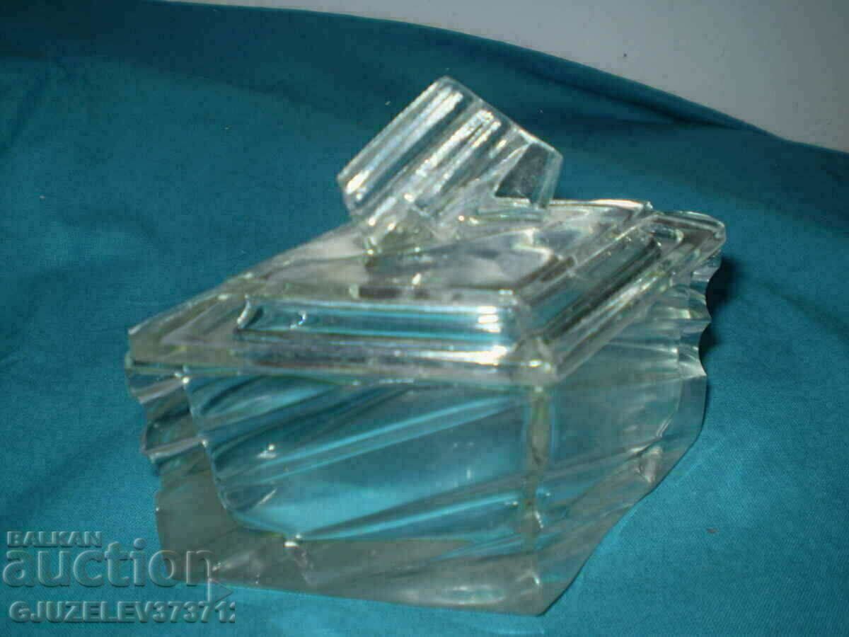 Vintage κρυστάλλινη κοσμηματοθήκη με τιμή 69.00 BGN | € 35.28