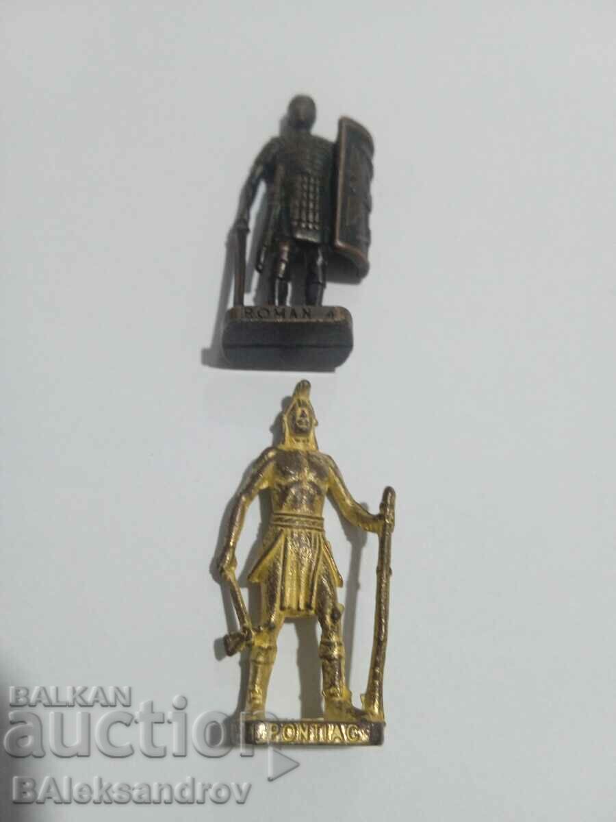 Delivery of Lot of chocolate egg metal soldiers Delivery of Lot of chocolate egg metal soldiers