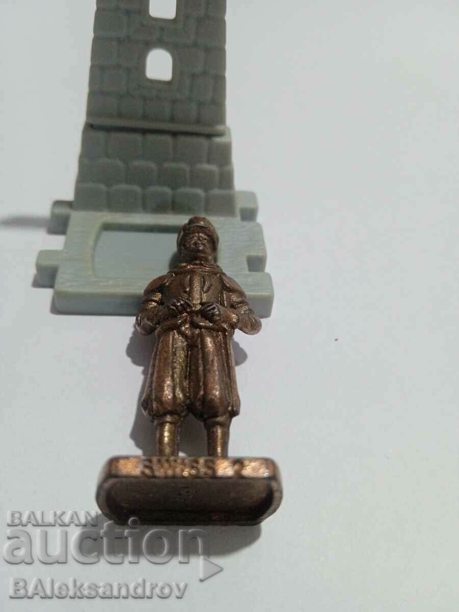 Παράδοση σοκολατένιο αυγό μεταλλικό voink Παράδοση σοκολατένιο αυγό μεταλλικό voink